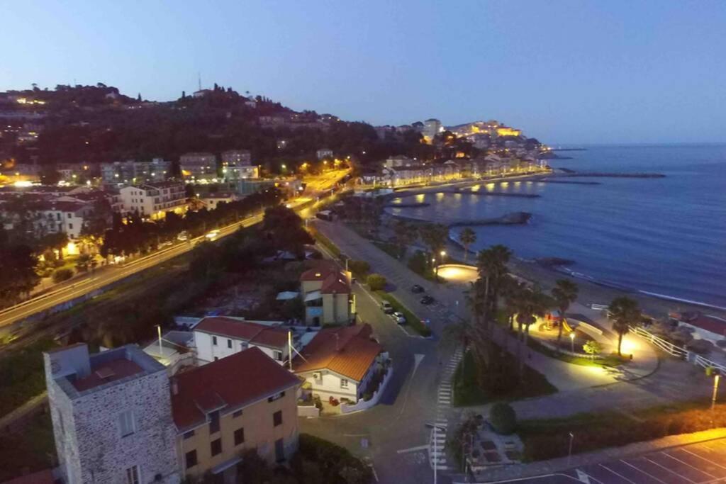 Appartamento Sul Mare Alla Foce Imperia Eksteriør billede